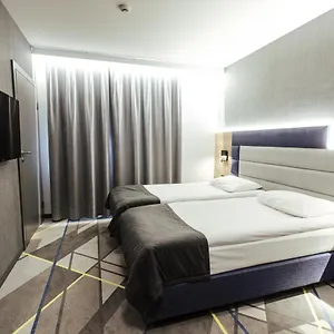 Air 3* Warszawa